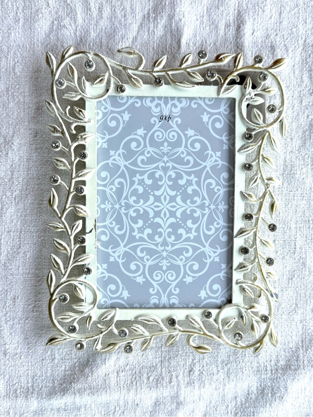 Elegant Ivory Leaf & Crystal Photo Frame - Home Accents